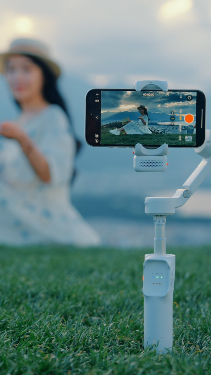 hohem  スタビライザー Hohem - スマートフォンとカメラ用AIスタビライザー